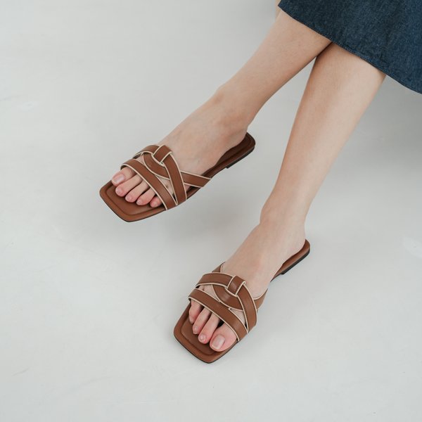 LAURENT SANDALS (BROWN) 