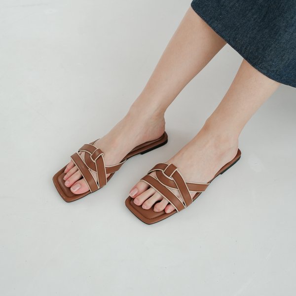 LAURENT SANDALS (BROWN) 