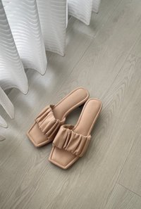 BELLA LOW HEEL SANDALS (NUDE)