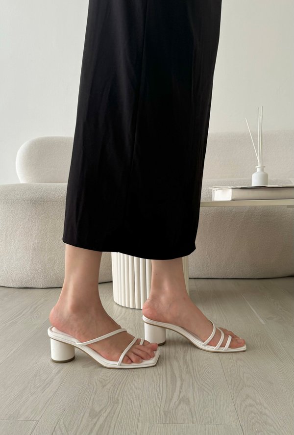 NATHAN RINGTOE HEELS (WHITE)