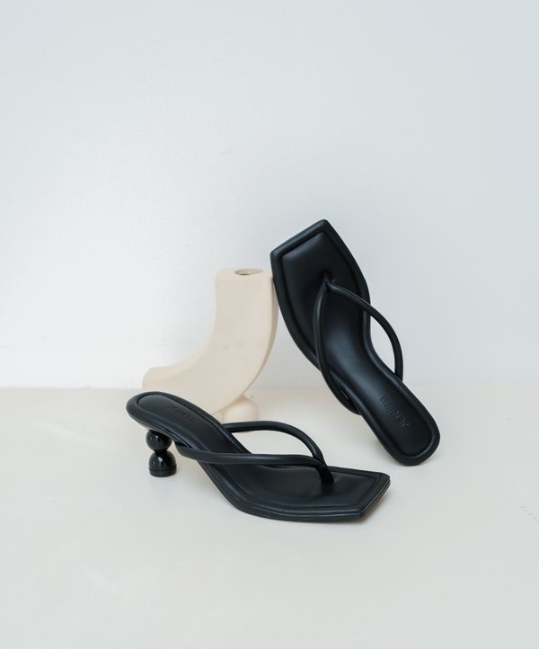 IRIS HEELS (BLACK)