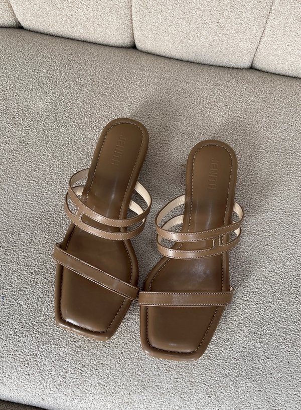 MAINE LOW HEEL SANDALS (BROWN) - S37 / S38 / S39 / S40