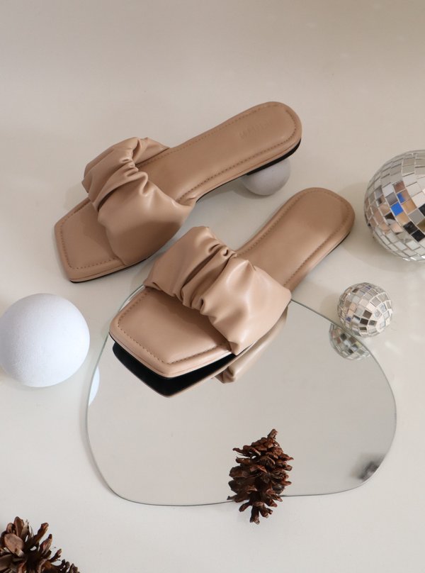 BECKHAM SANDALS (NUDE)