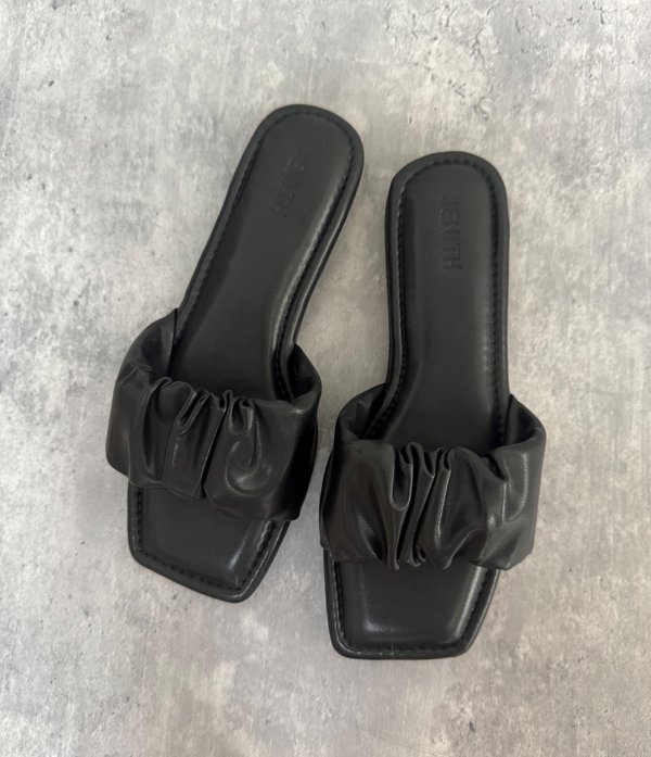 BECKHAM SANDALS (BLACK)