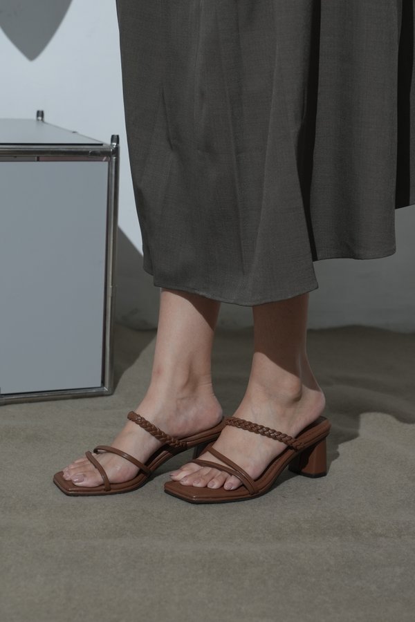 ROSELLE BLOCK HEELS (BROWN)