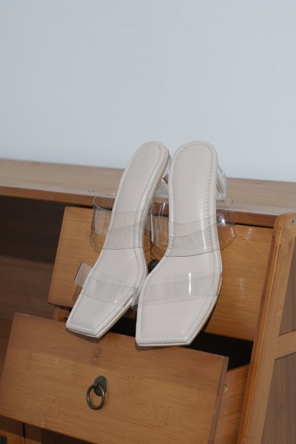 [IMPROVED] CALLA TRANSPARENT STRAP HEELS (CREAM)