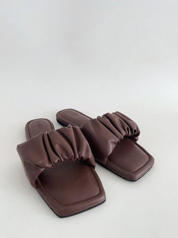 BECKHAM SANDALS (ESPRESSO)
