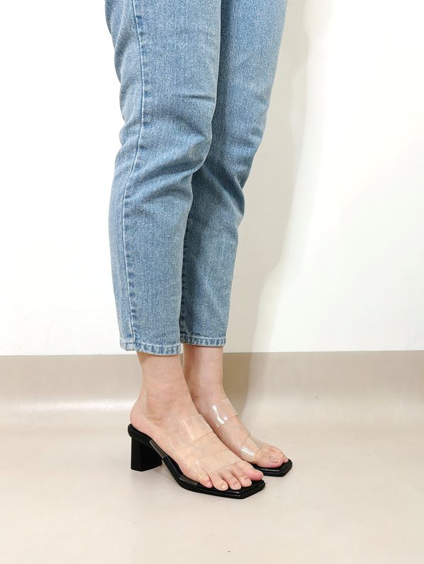 WINNIE BLOCK HEELS (BLACK)