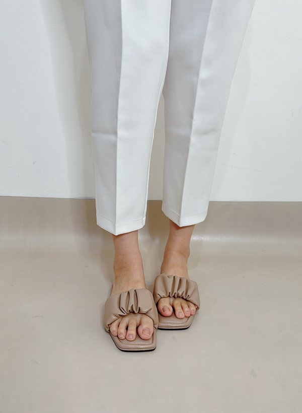 BECKHAM SANDALS (ETOUPE)