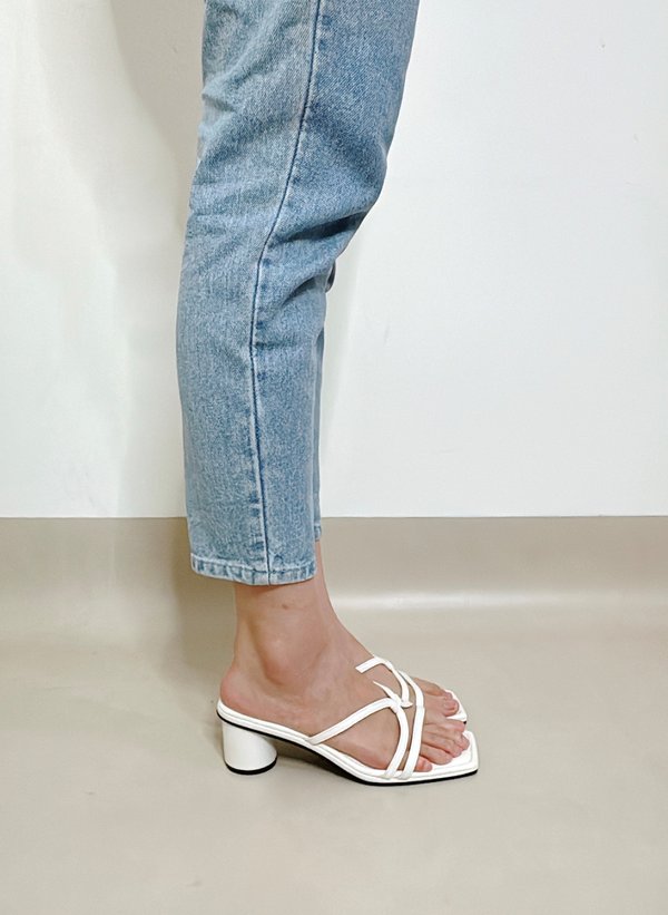 JULIANA BLOCK HEELS (WHITE)