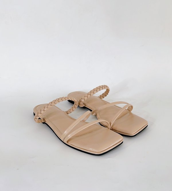 REEKO SANDALS (NUDE)