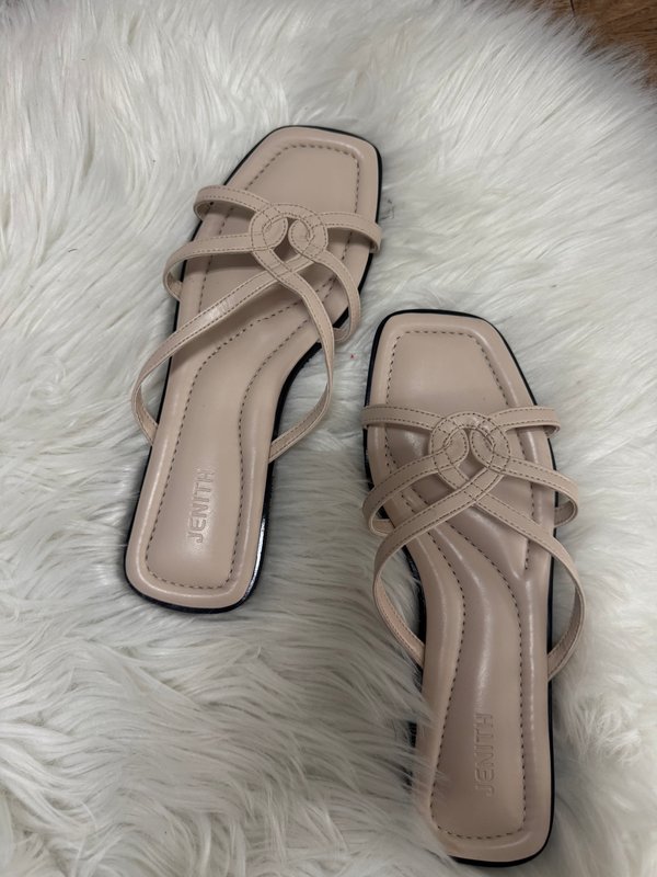 [SAMPLE SALE] LAYLA SANDALS (OAT)