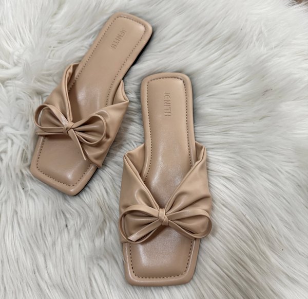 BORA SANDALS (NUDE)
