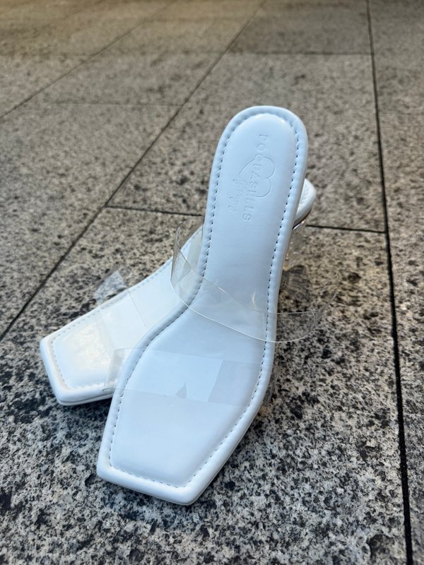 POOPASELLS EXCLUSIVE: BELLE TRANSPARENT HEELS (7CM)- WHITE