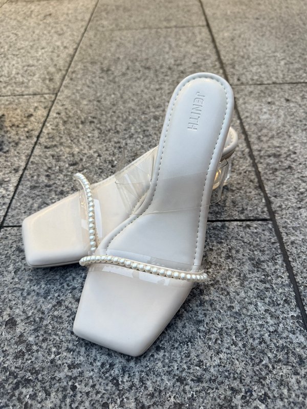 POOPASELLS EXCLUSIVE: KATE PEARL TRANSPARENT HEELS (7CM)- NUDE