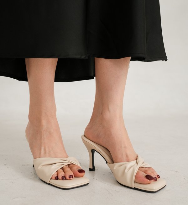 LEXI KITTEN HEELS (OAT)