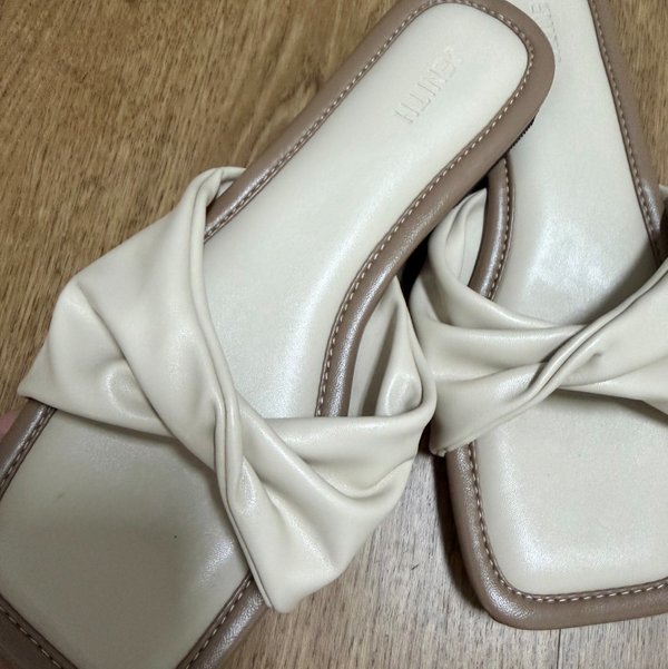 NOAH SANDALS (TAUPE)