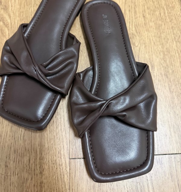 NOAH SANDALS (ESPRESSO)