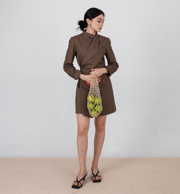 V2: EMERY LOW HEEL SANDALS (BLACK)