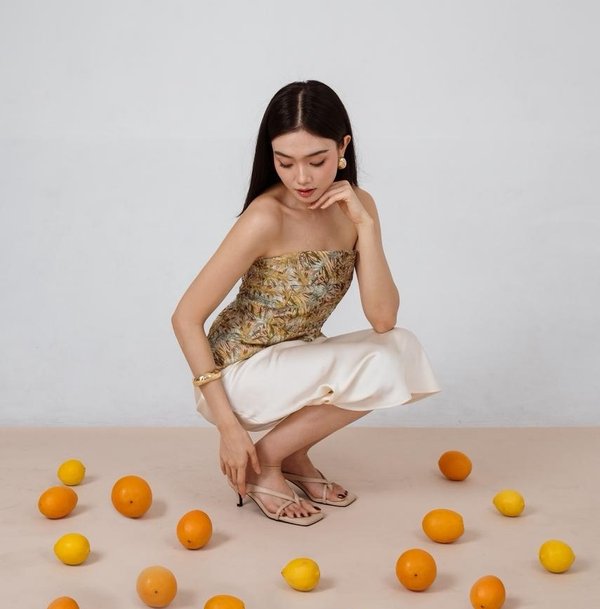 V2: EMERY LOW HEEL SANDALS (NUDE)