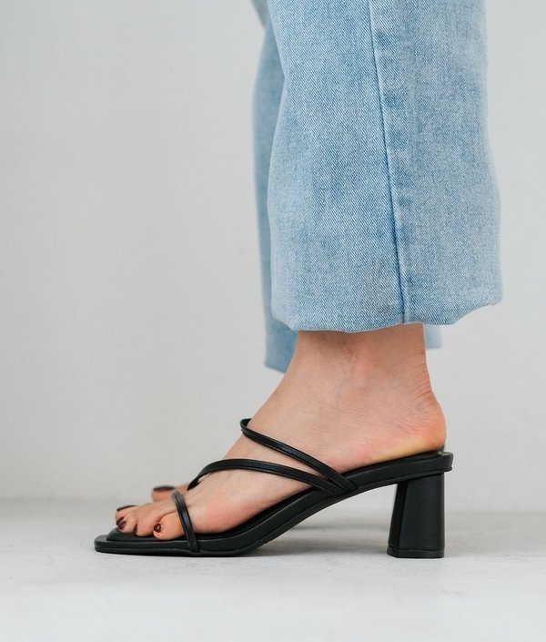 SWISS HEELS (BLACK)