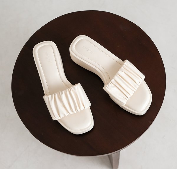 EVA PLATFORM SANDALS (IVORY)