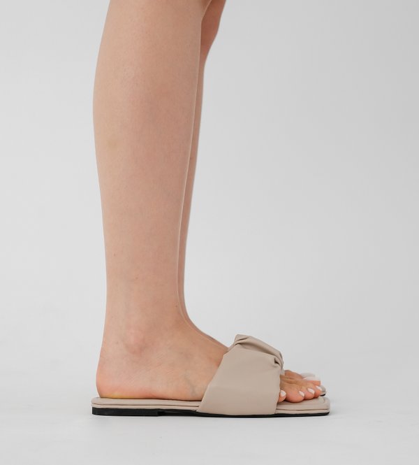 BECKHAM SANDALS (LATTE)