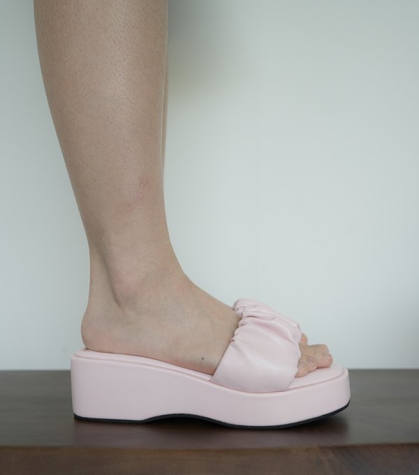 EVA PLATFORM SANDALS (BABY PINK)