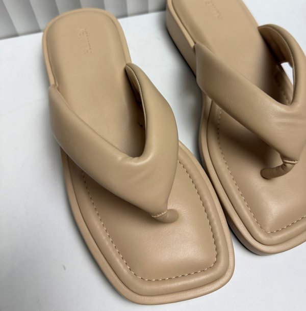 KARINA PLATFORM SANDALS (NUDE)