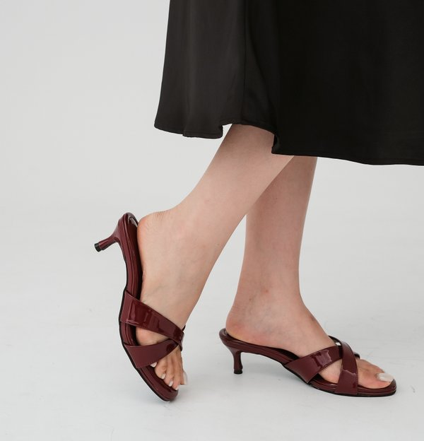 JANE KITTEN HEELS (WINE)