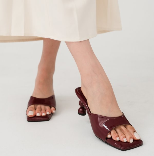 TRICIA PEBBLE HEELS (RUBY)