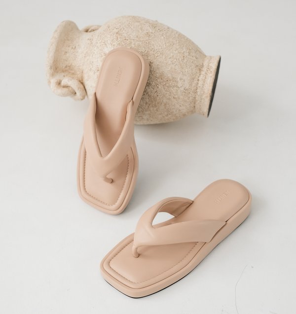 KARINA PLATFORM SANDALS (NUDE)