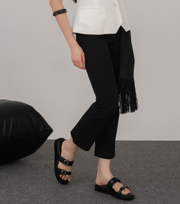 BUCKLE ME PLATFORM SANDALS (BLACK)