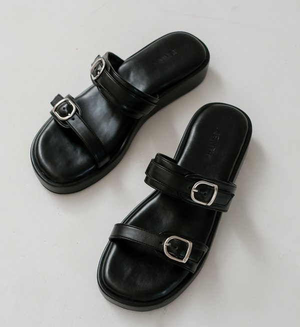 BUCKLE ME PLATFORM SANDALS (BLACK)