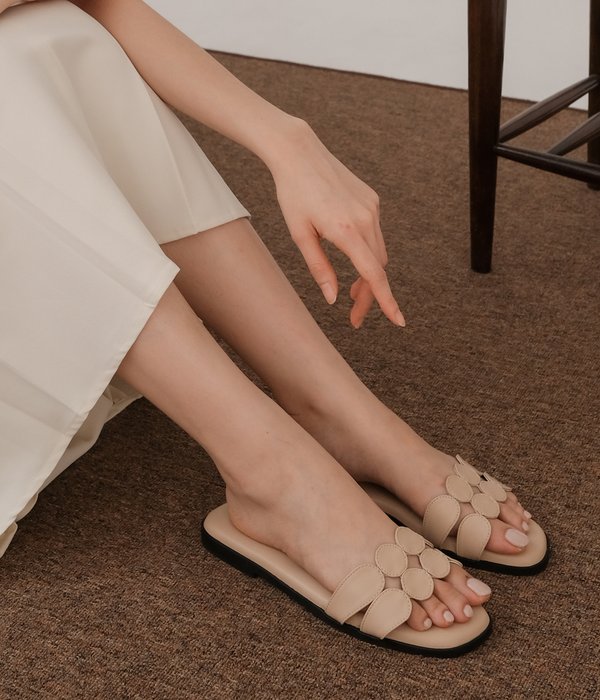 IN CIRCLES SANDALS (NUDE)