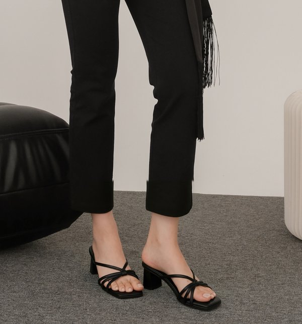V2 DAWSON BLOCK HEELS (BLACK)