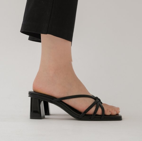 V2 DAWSON BLOCK HEELS (BLACK)