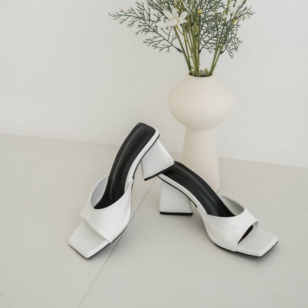 QUINN HEELS (WHITE)