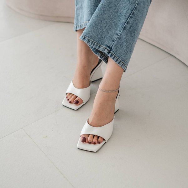 QUINN HEELS (WHITE)